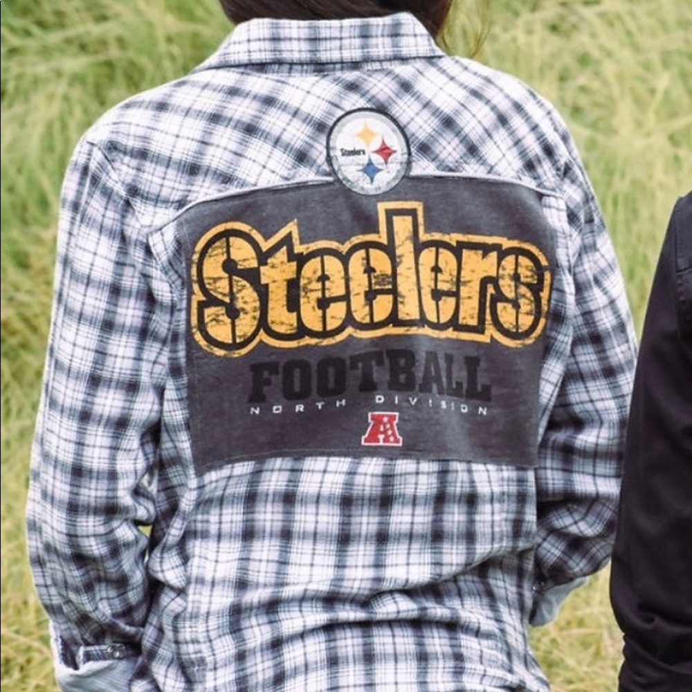 PITTSBURGH STEELERS GRAPHIC BACK BUTTON DOWN SHIRT